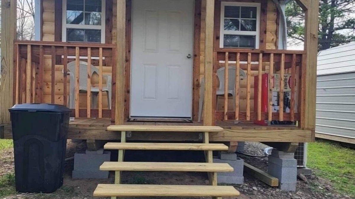 Scraper Cabin | Peaceful Cabin, fish, Illinois river, Kayak, Golfing