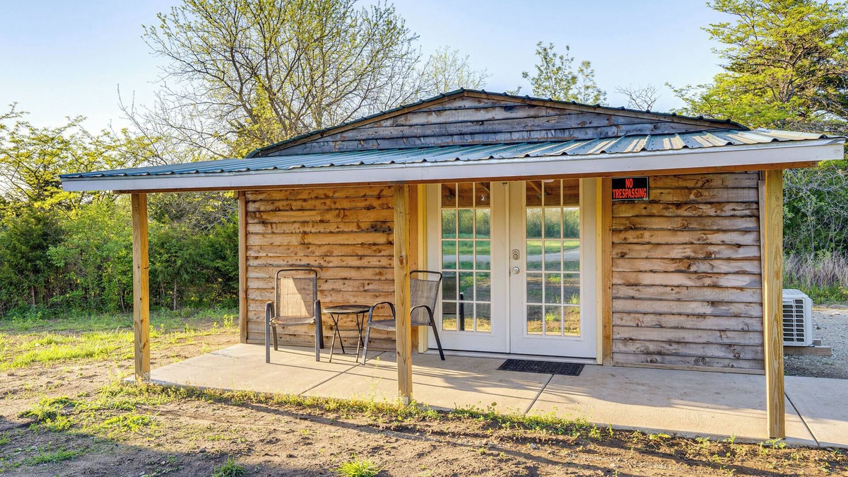 Mayetta Apartment | Peaceful Cabin Retreat Near Prairie Band Casino