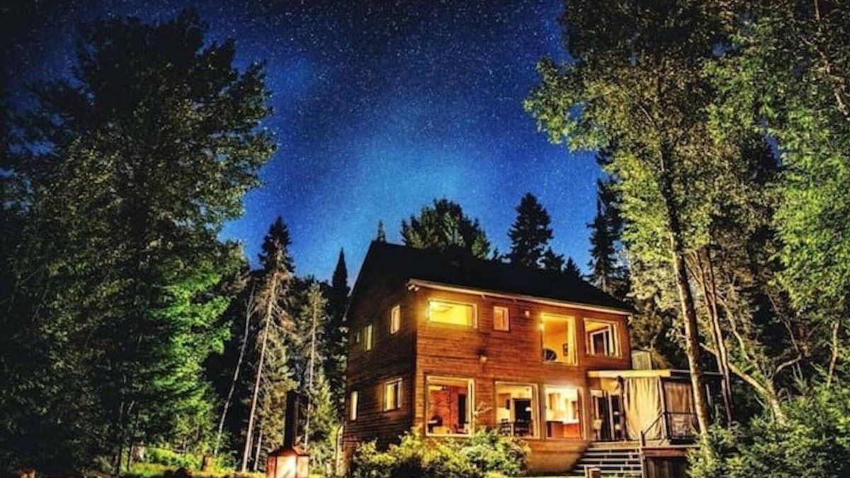 Mille-Isles Ski Chalet | Peaceful Chalet with river