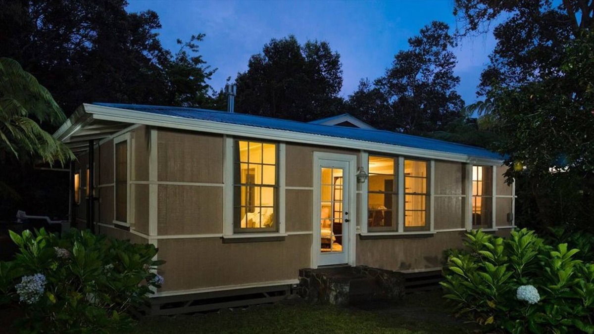 Volcano House | Peaceful & Charming Cottage in Rainforest of Volcano Village!!