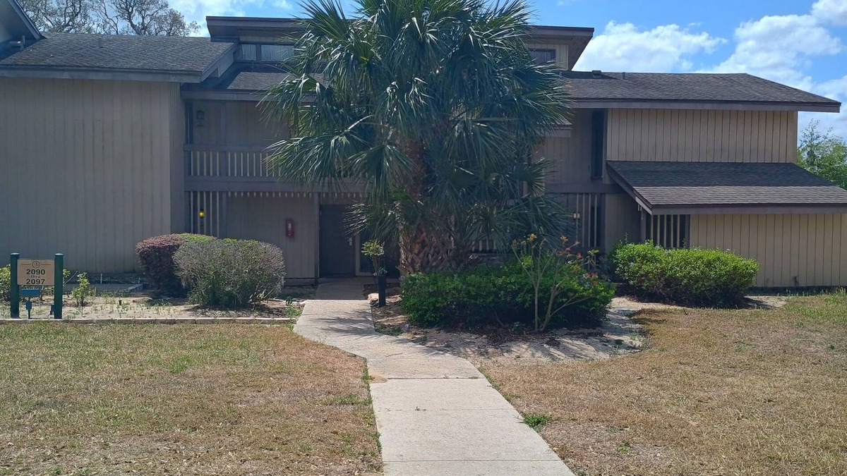 Grenelefe Condo | Peaceful contemporary condo near Disney, pet friendly.