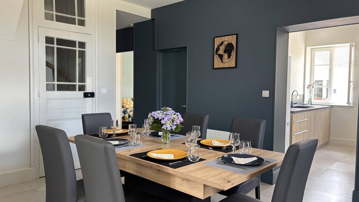 Saligny-sur-Roudon Cottage | Peaceful cottage for 4 in Allier, near PAL, linens included