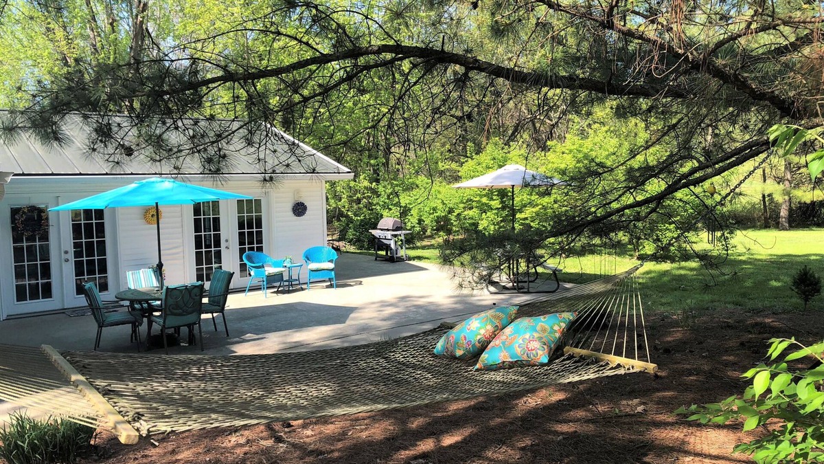 Vienna Cottage | Peaceful Cottage Retreat near Shawnee National Forest