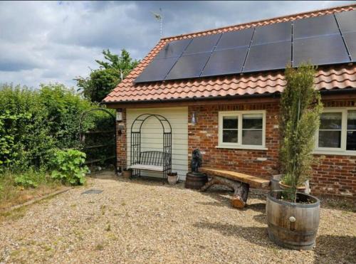 Beccles House | Peaceful country cottage in a rural location near Norfolk Broads 2 double bedroom