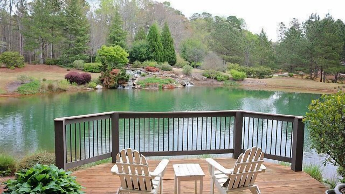 Lake Oconee Condo | Peaceful Cuscowilla Arbors Retreat