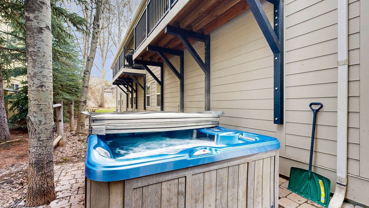 Ketchum House | Peaceful, dog-friendly townhome w/private hot tub & gas grill - walk to Ketchum