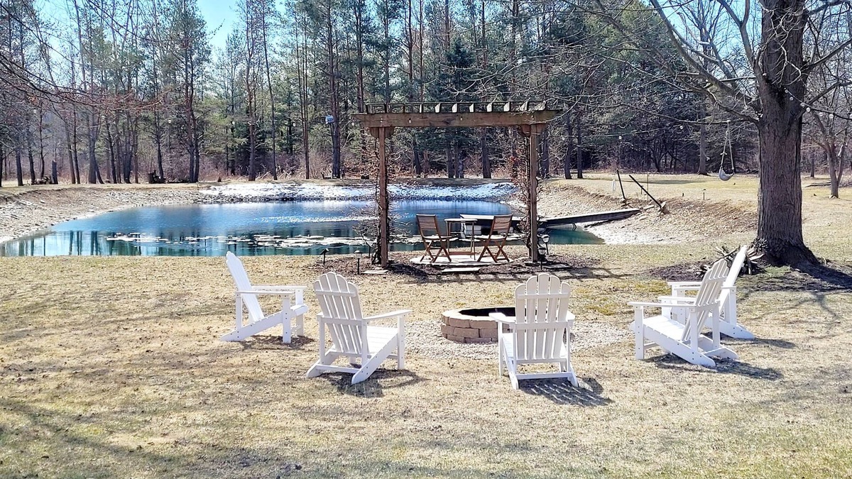 Allenton House | Peaceful Farmhouse & Trails