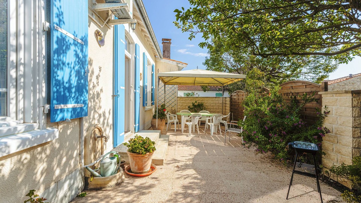 Saint-Trojan-les-Bains House | Peaceful Holiday Home with Private Courtyard – Close to Beaches and Shops in Saint-Trojan