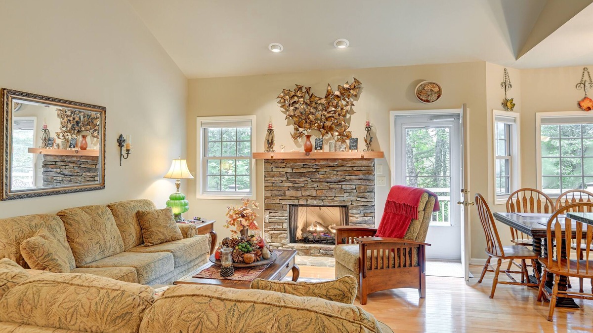 Franklin House | Peaceful Franklin Mountain Retreat w/Deck