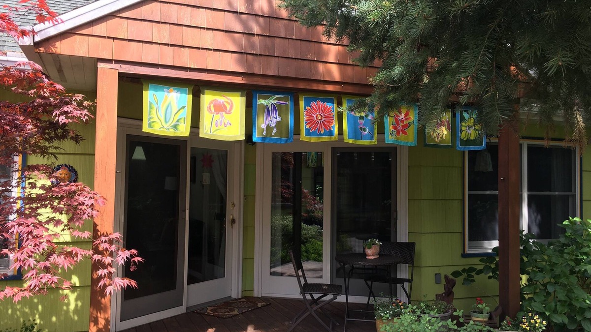 Mount Tabor Cottage | Peaceful Garden Cottage, Close to Mt. Tabor Park & Downtown Bus