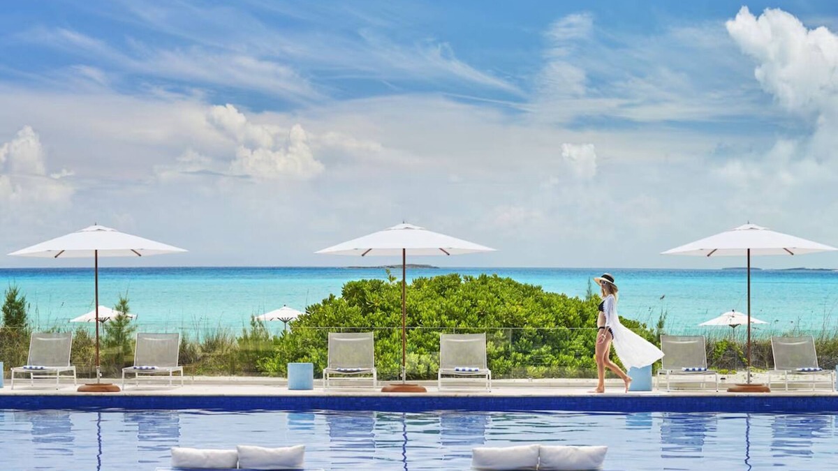 Rokers Point Hotel | Peaceful Garden View Haven: Spacious Villas with Direct Snorkeling Access