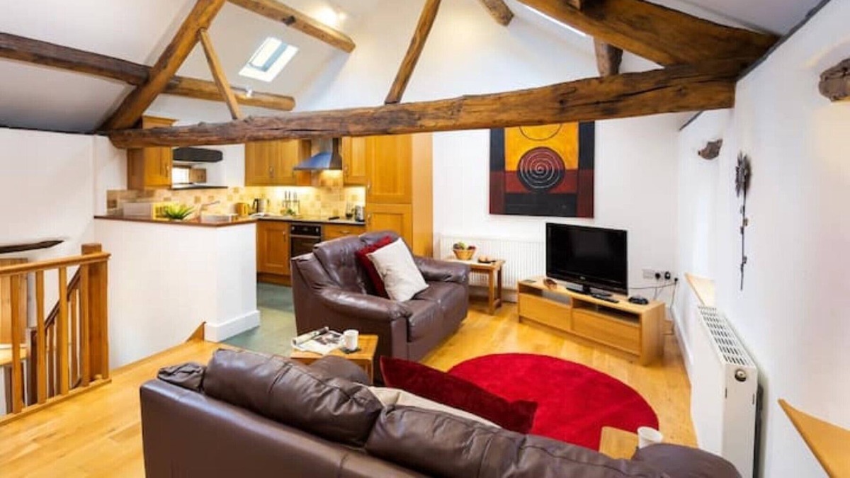 Low Newton Apartment | Peaceful getaway in converted barn with beautiful scenic views
