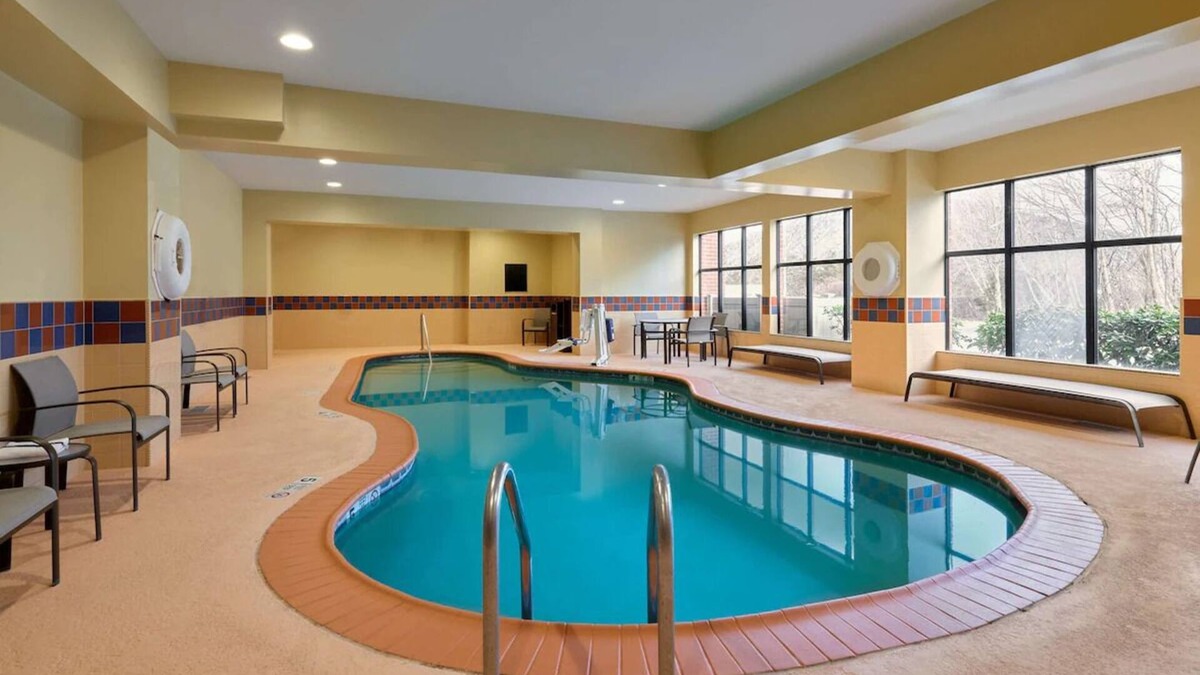 Smithfield Hotel | Peaceful Getaway Near Providence | 3 Units with Gym, and Pool Access