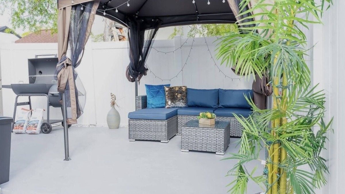 Bearss Plaza Apartment | PEACEFUL GETAWAY STUDIO