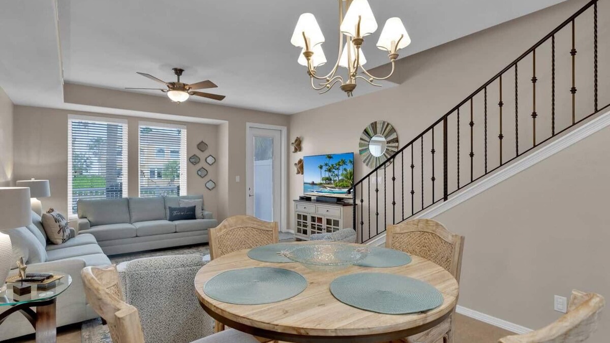 Laguna Vista House | Peaceful getaway townhome on the bay & close to the beach with all the amenities