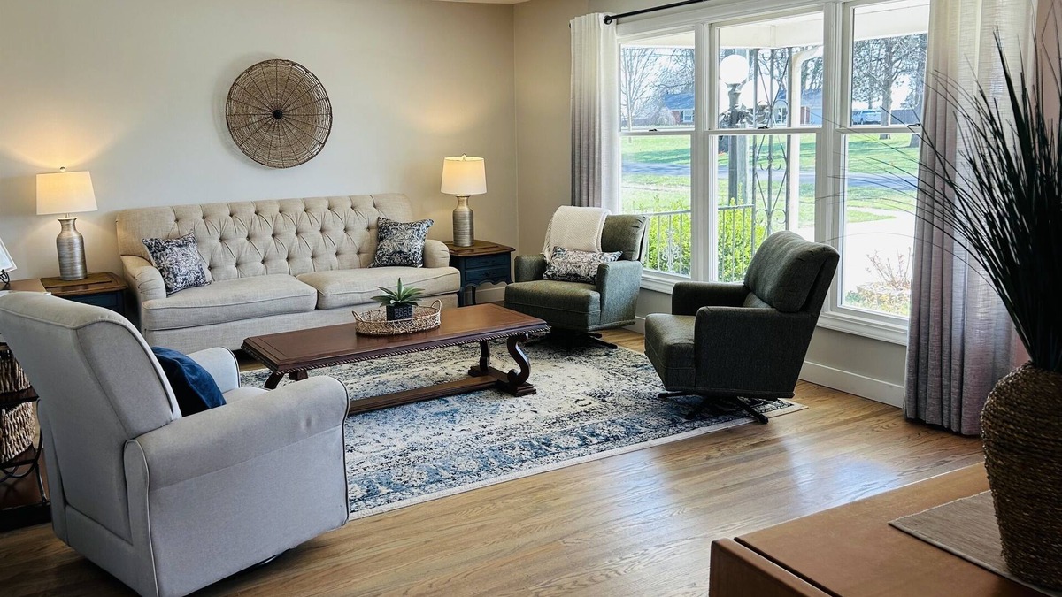 Radcliff House | Peaceful Haven ~ 4 BR/3BA, 7 Beds/5 TVs ~ Pet friendly