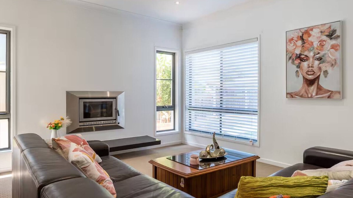 Little Mountain House | Peaceful Hideaway in Sunshine Coast