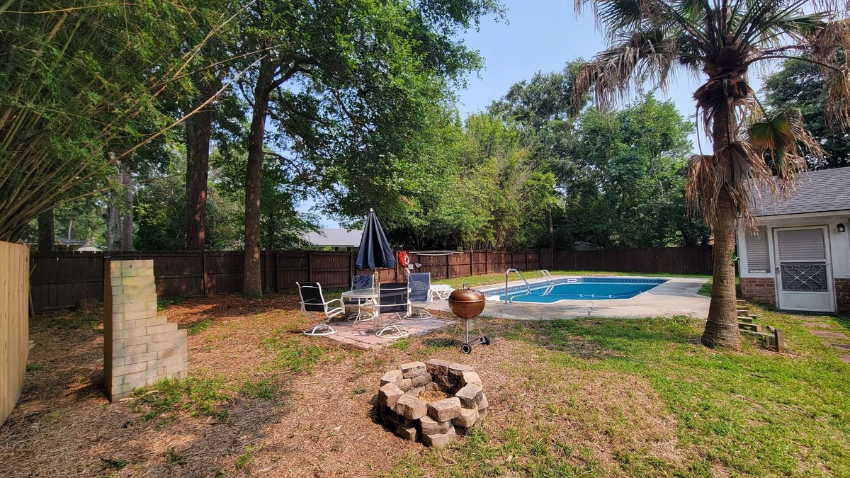Hinesville House | Peaceful Hideaway -5mins to base, Outdoor Pool, W+D, 3/2