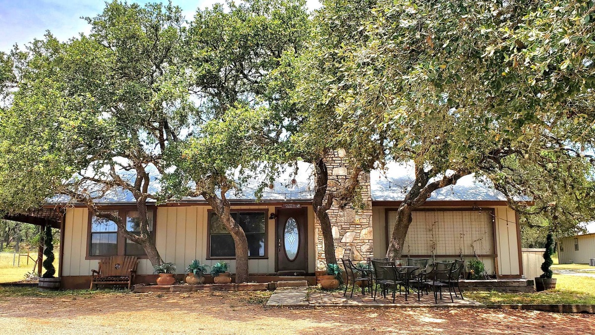 Boerne Cabin | Peaceful Hill Country Cabin surrounded by nature