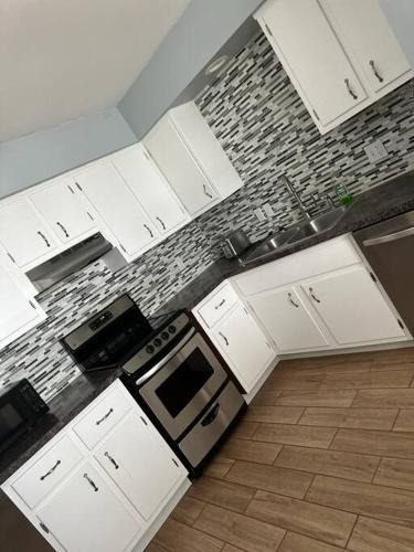 Lansing Apartment | Peaceful home away from home
