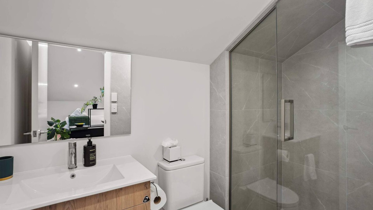 Kawarau Falls Apartment | Peaceful Jacks Point Loft Hideaway