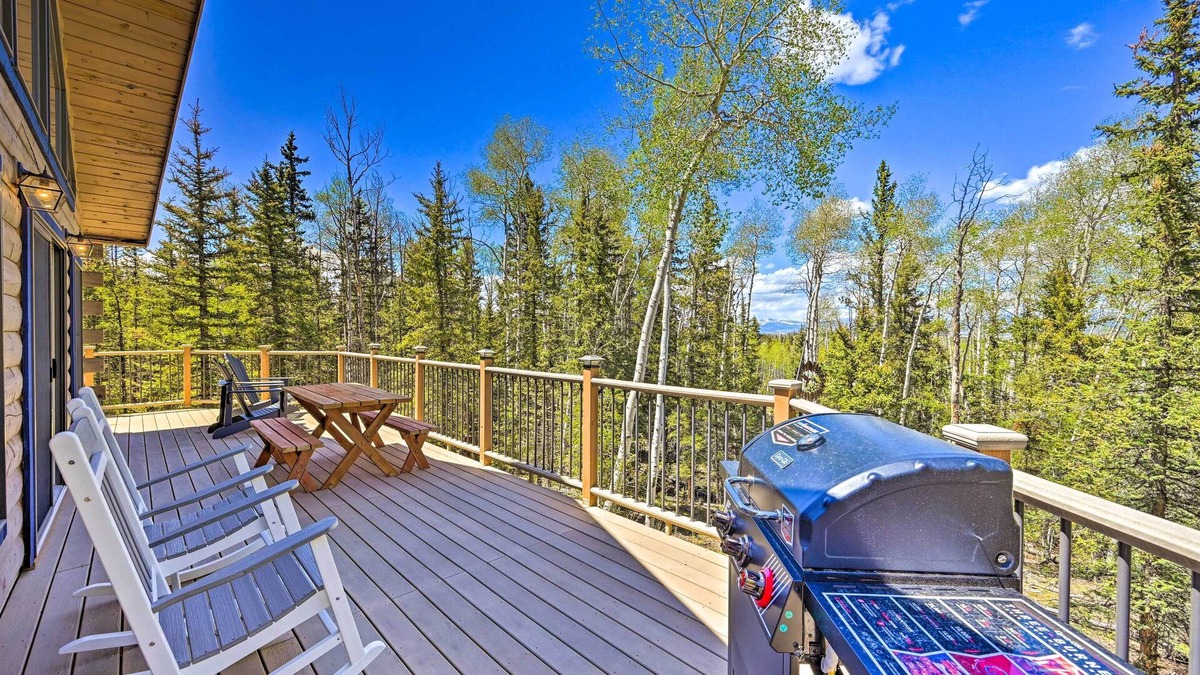 Indian Mountain Cabin | Peaceful Jefferson Cabin w/Deck - Pets Welcome!