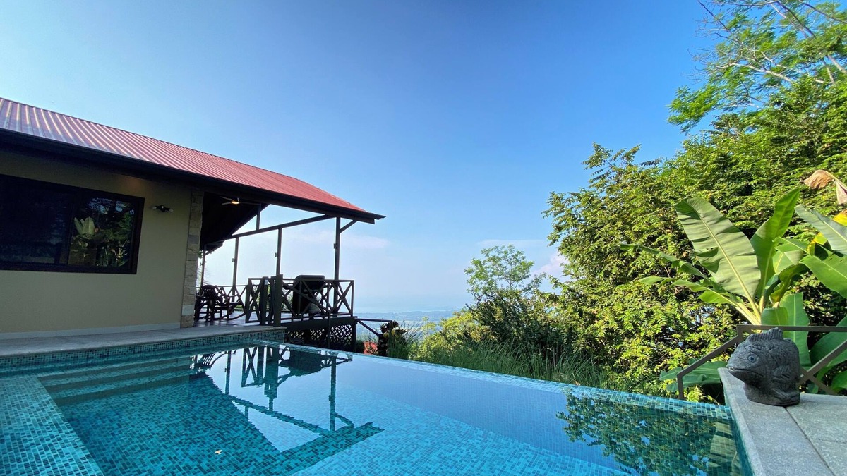 Uvita House | Peaceful Jungle Setting with Expansive Whales Tail/Ocean View