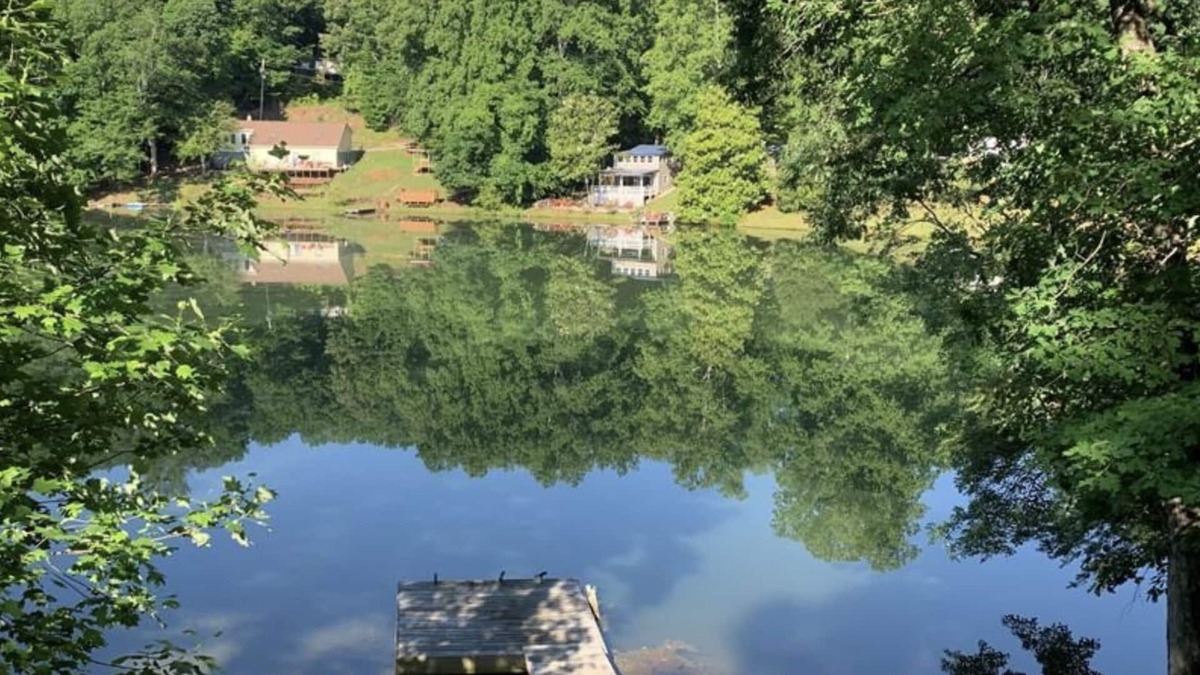 Asbury Cabin | Peaceful Lake Retreat