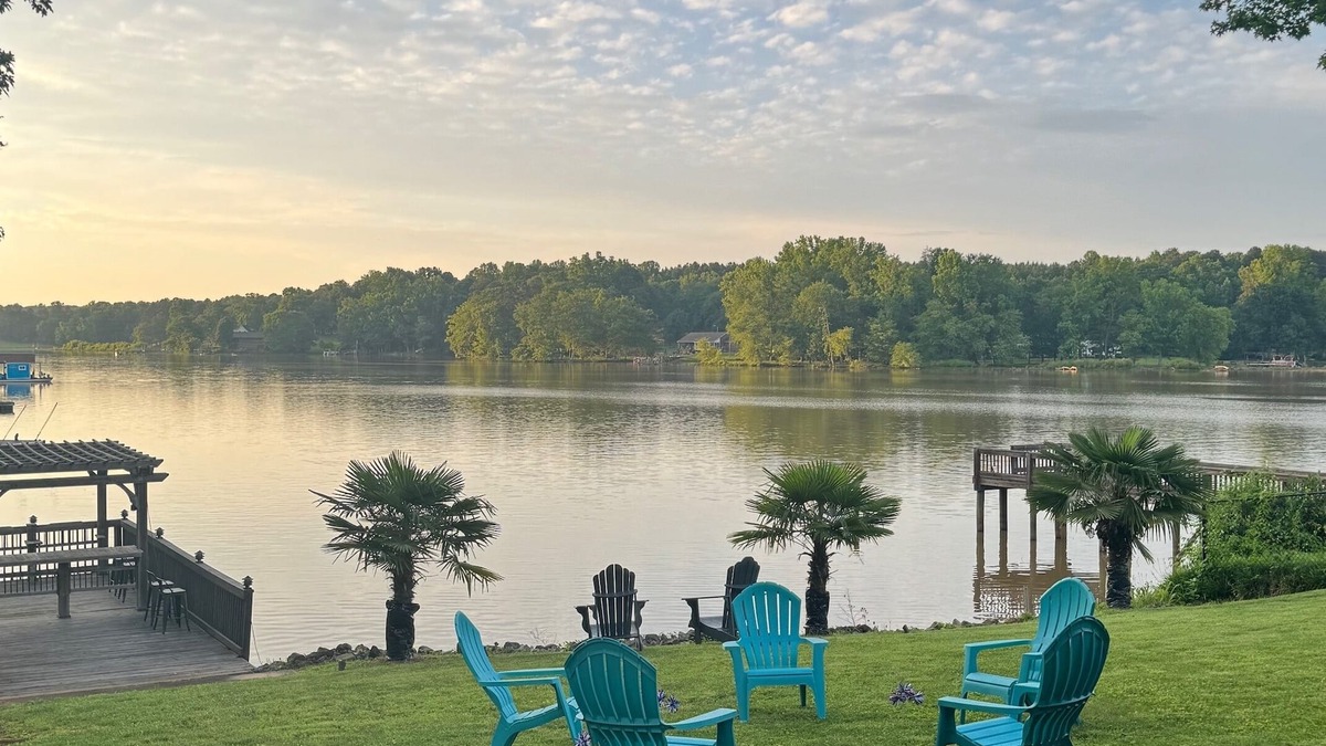 Belmont House | Peaceful Lake Wylie Waterfront Home in Belmont. Great Views, Beautiful interiors