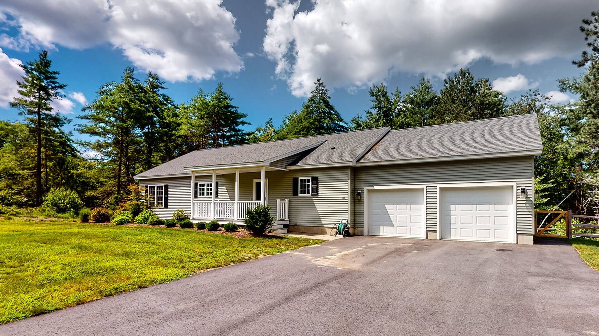 Newfield House | Peaceful lakefront home with kayaks, small dock, deck, & firepit - dog-friendly