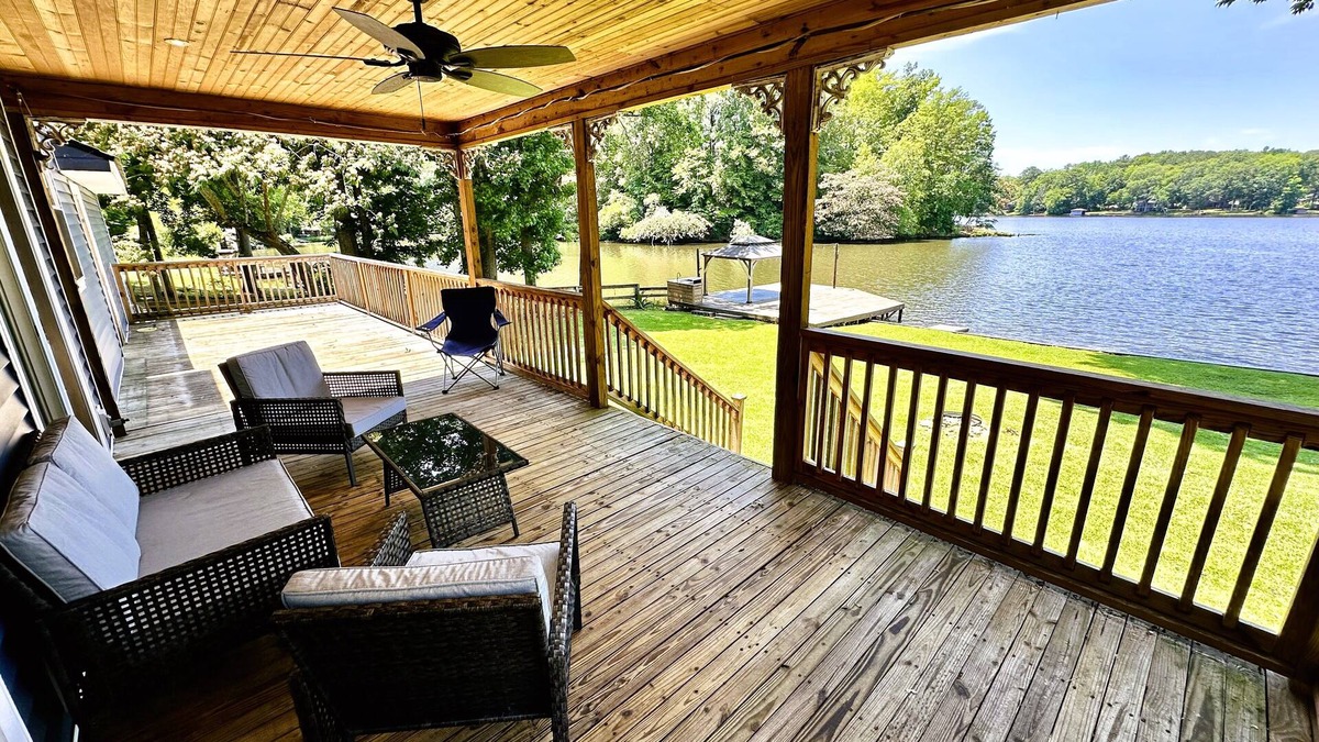 Macon House | Peaceful LaKeFronT property with Beautiful Lake View for a getaway you deserve!