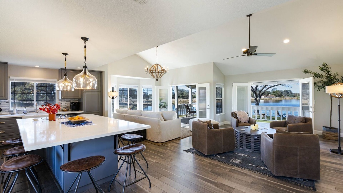 Placerville House | Peaceful Lakehouse on Spectacular Vineyard Estate