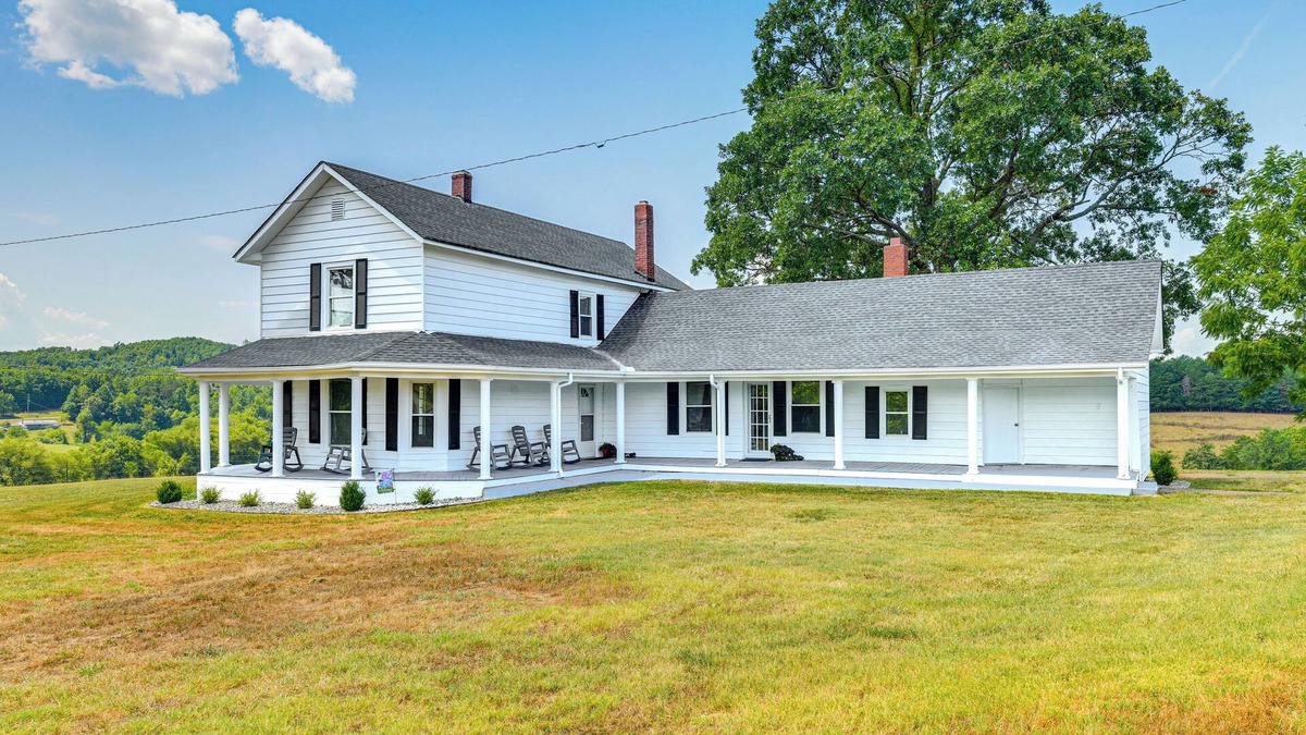 Lenoir House | Peaceful Lenoir Home w/Valley & Mountain Views!