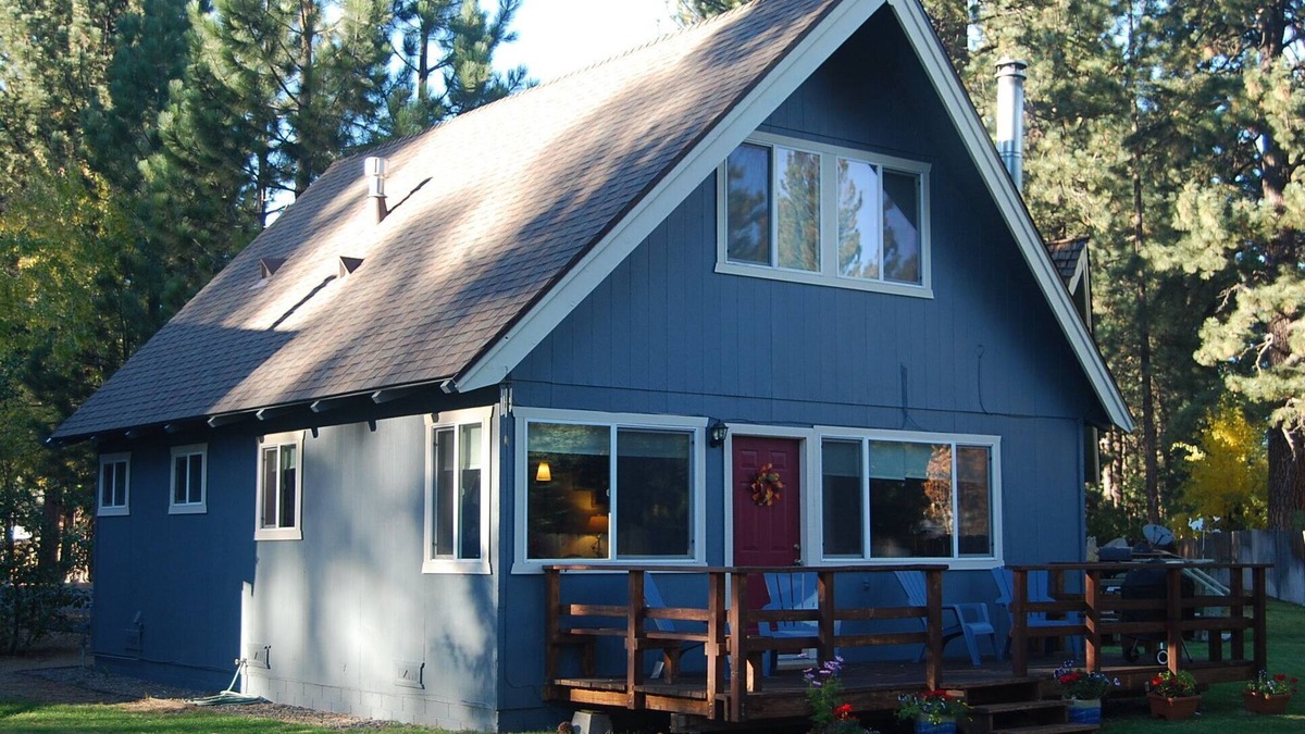 Highland Woods Ski Chalet | Peaceful little chalet tucked in to the Highland Woods