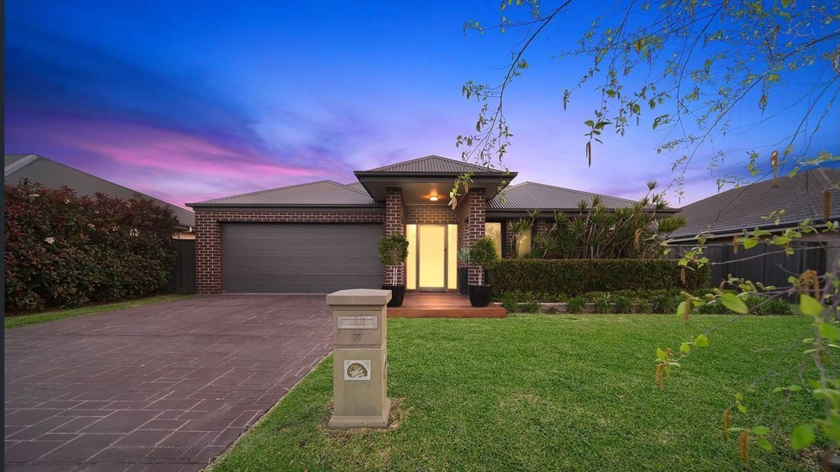 Fern Bay House | Peaceful Location With Cheerful 4-bedroom Home