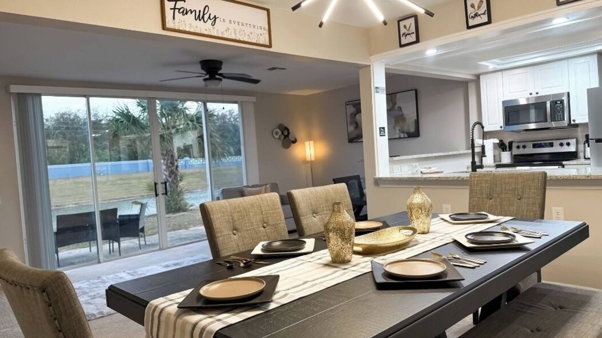 Wellington House | Peaceful & Loving Family Getaway, Disney and more!