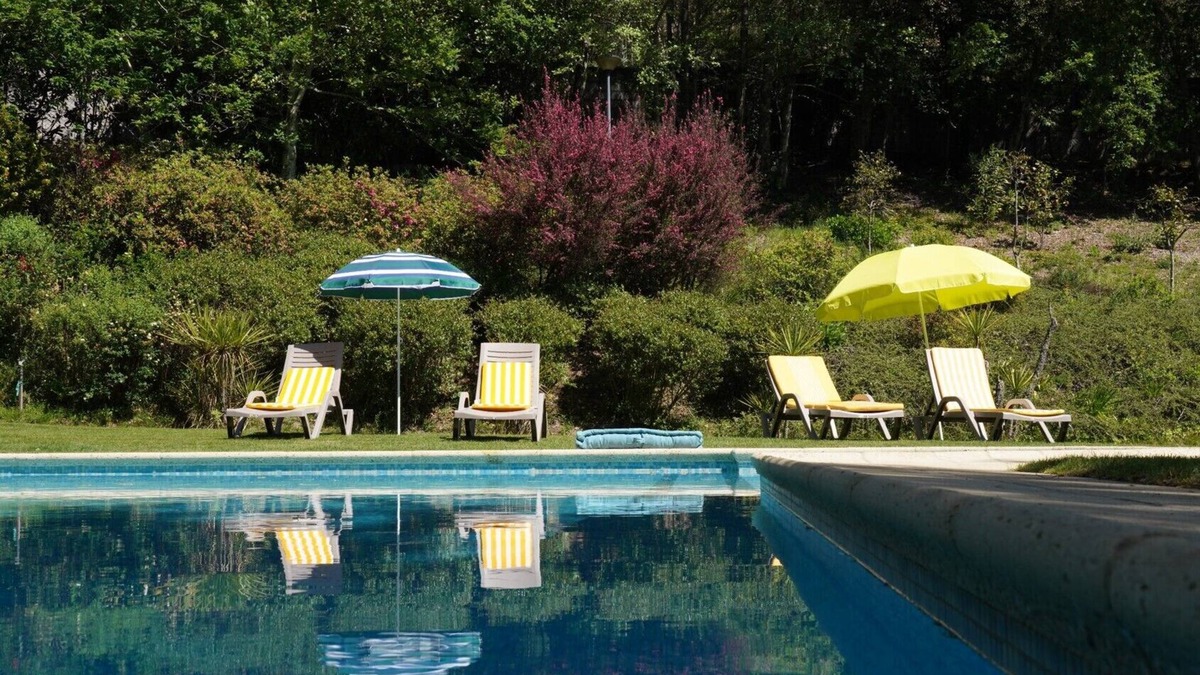 Ronfe Villa | Peaceful Luxurious Villa With Pool / Tennis