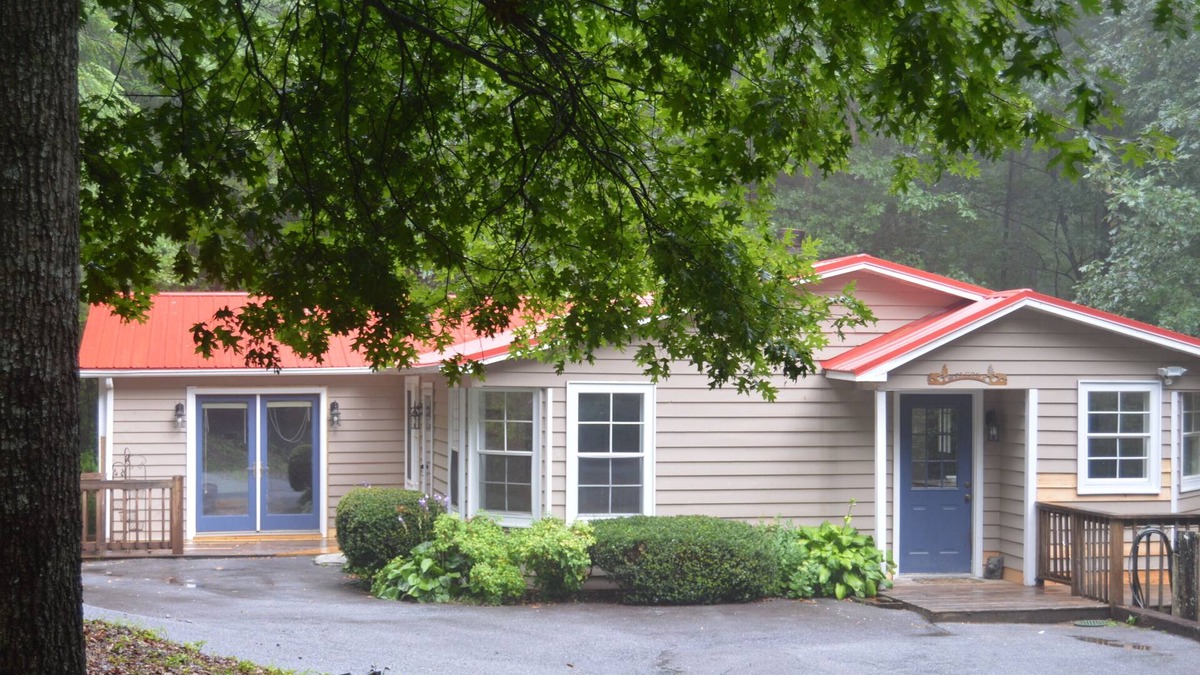 Sapphire House | Peaceful Mountain at Sapphire Valley