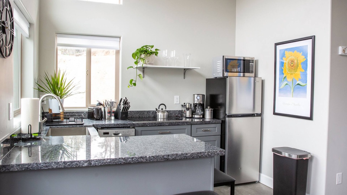 Prescott House | Peaceful Mountain Casita-next to hiking trails and close to downtown