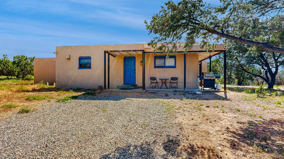 Santa Fe House | Peaceful Mountain-View Retreat on 3 Acres - 10 Mins to Historic Plaza