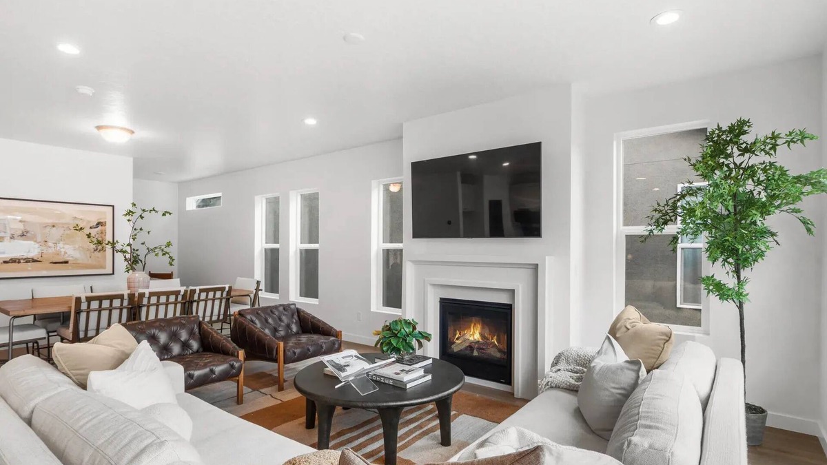 Mountain Green House | Peaceful Mtn Home - Fenced Yard, Fire Pit, Grill: Single family in Mtn Green