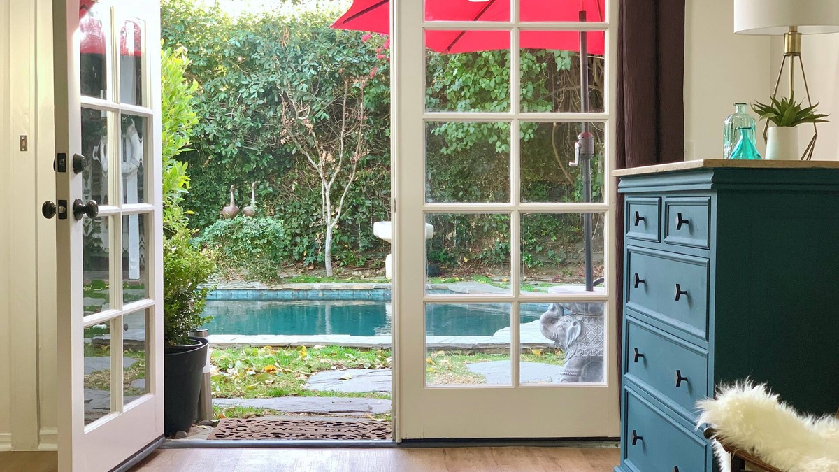 Studio City Cottage | Peaceful oasis, fast WiFi 1-bedroom cottage in Studio City with Pool