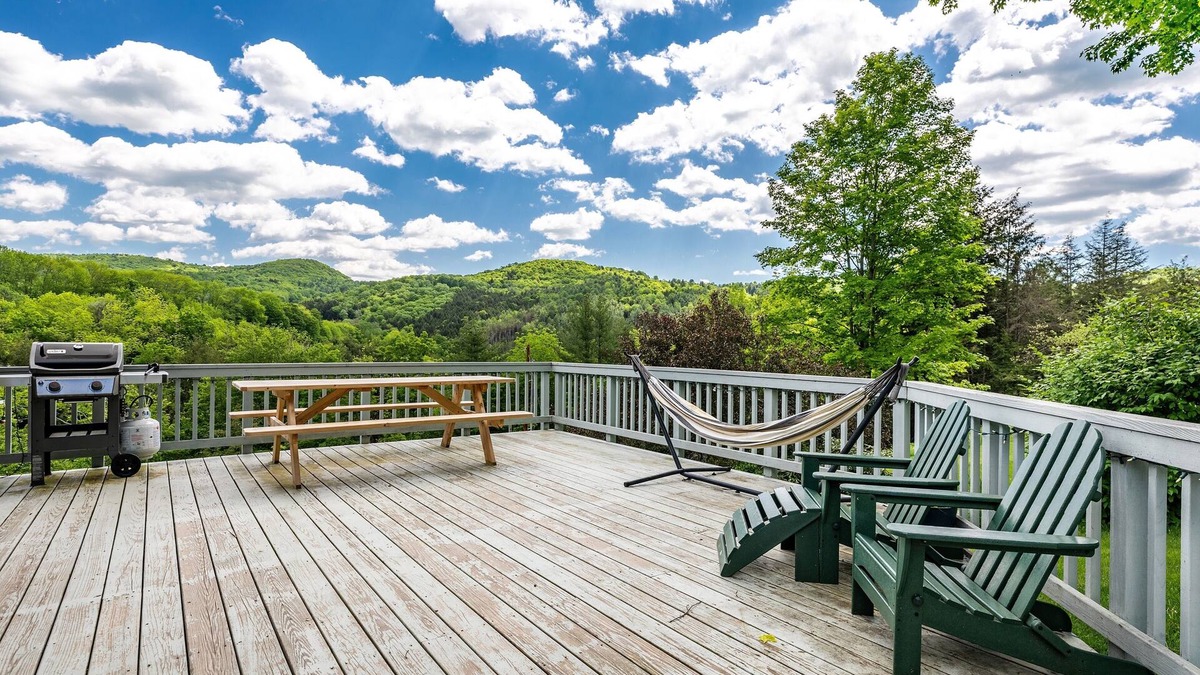 South Pomfret House | Peaceful oasis, stunning views, less than 10 mins from Woodstock Village