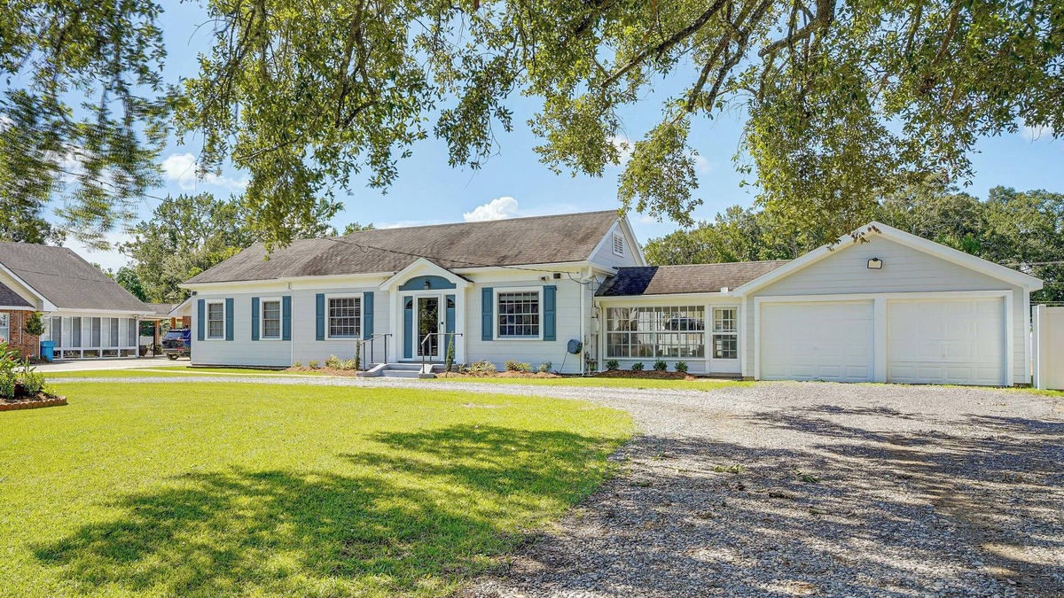Baldwin House | Peaceful Patio, Sunroom: Pet-Friendly Baldwin Home