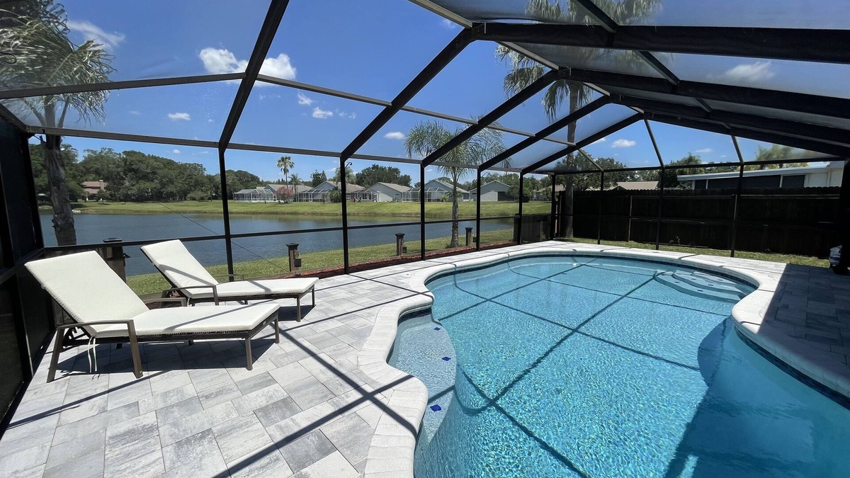 Providence Lakes House | Peaceful Poolside Lake Home 15 Mins to Tampa