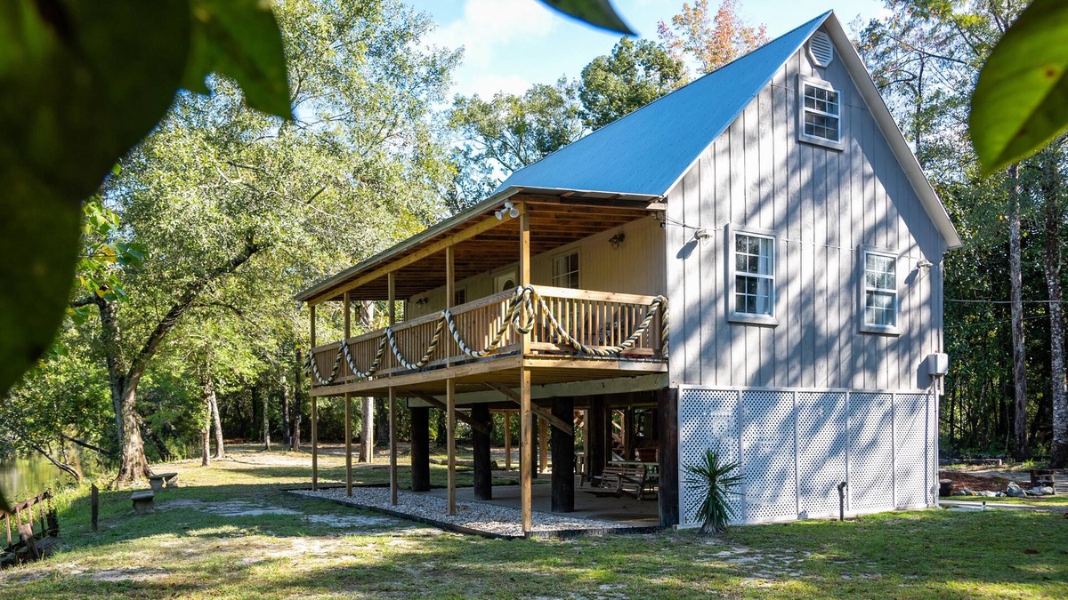 Gulfport Cabin | Peaceful Private Waterfront Cabin