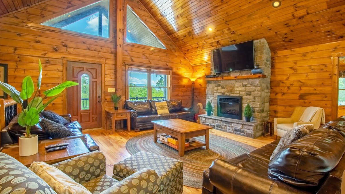 Stanley House | Peaceful Retreat: Hot Tub, Mountain Views, Fire Pit!