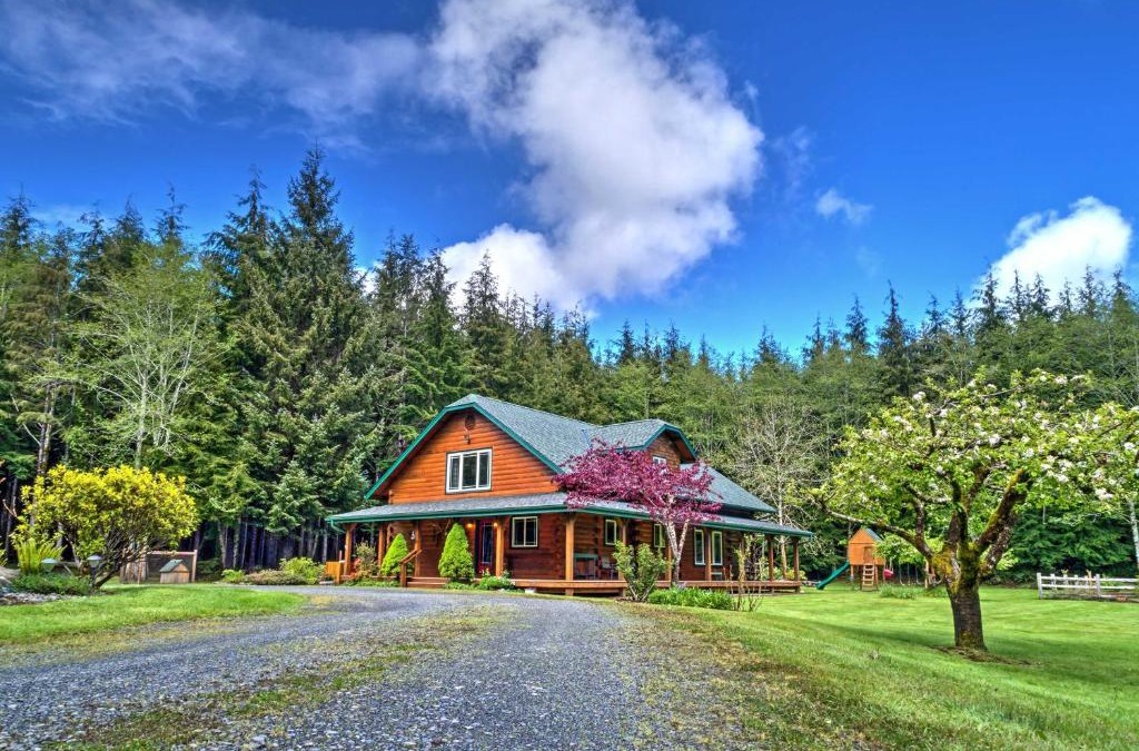 Forks House | Peaceful Retreat on 10 Acres Less Than 7 Miles to La Push