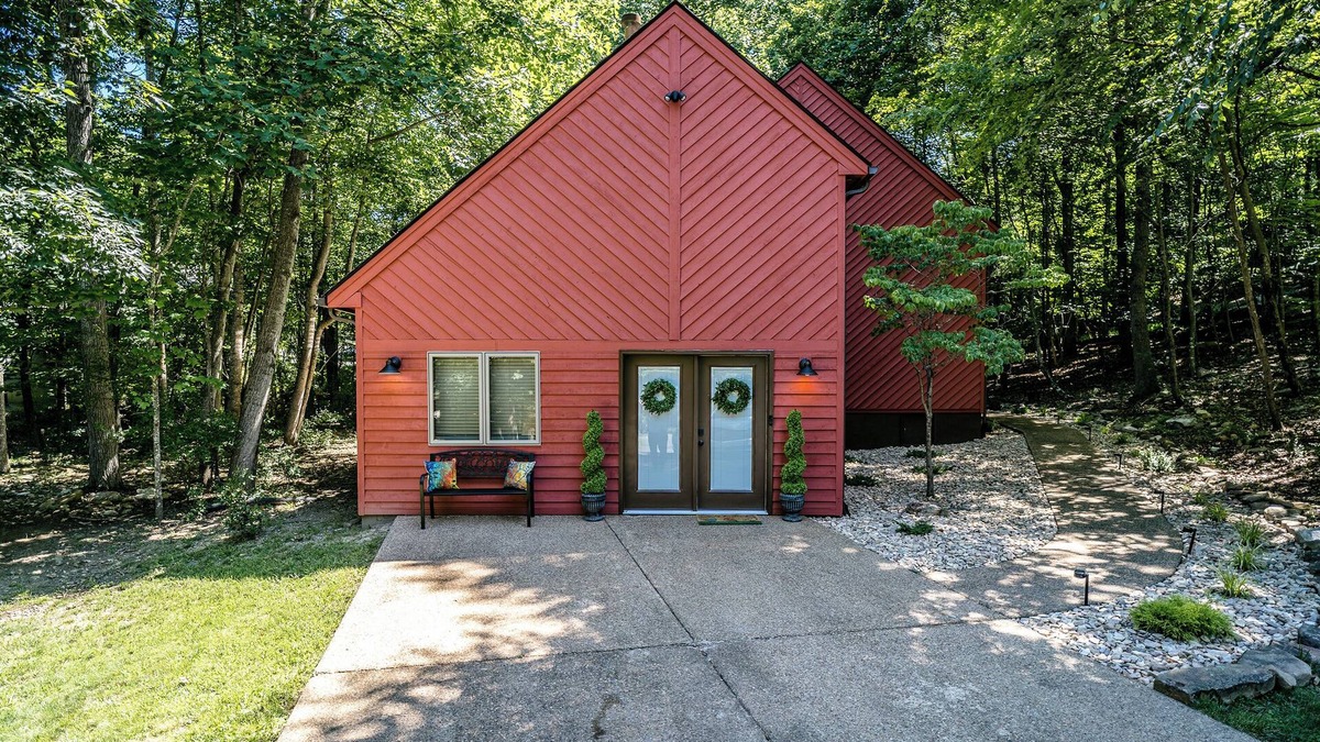 Massanutten House | Peaceful retreat with creek and wildlife spotting!