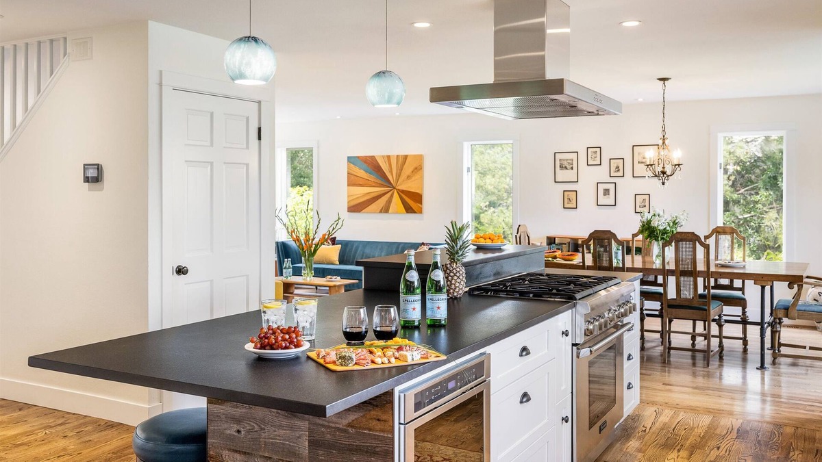 Boulder House | Peaceful Retreat with Outdoor Oasis — 10-min to Downtown